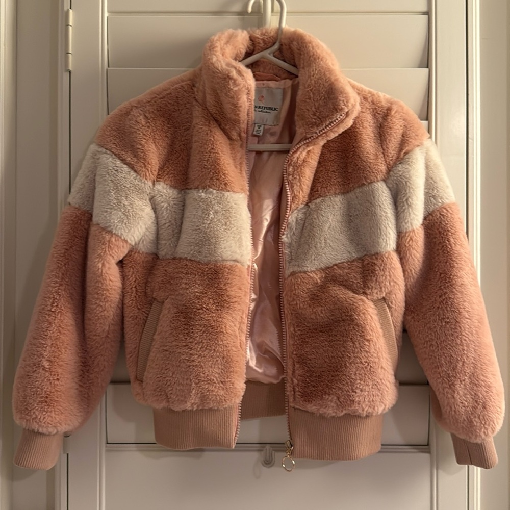 Urban Republic girls collection zipper up fluffy jacket size M 10/12